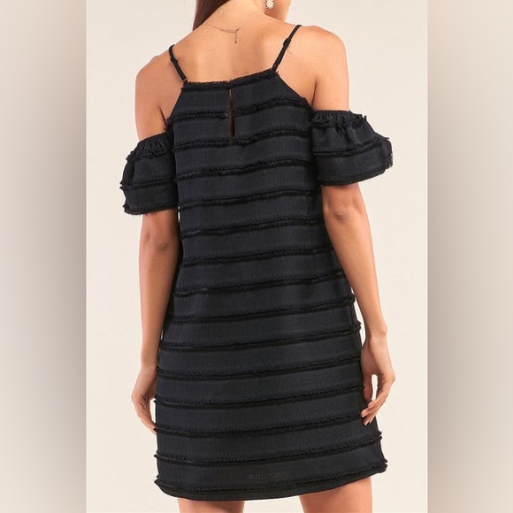 SUGAR + LIPS Off Shoulder Dress - Picture 3 of 9